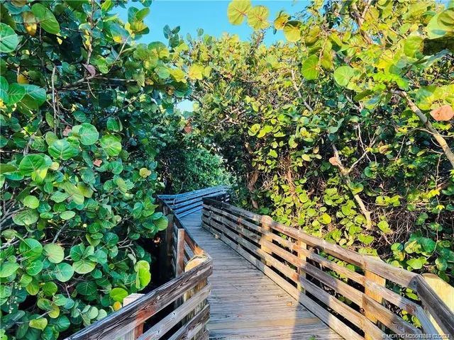 $5,500 | 411 Northeast Plantation Road, Unit 526, Stuart, FL 34996