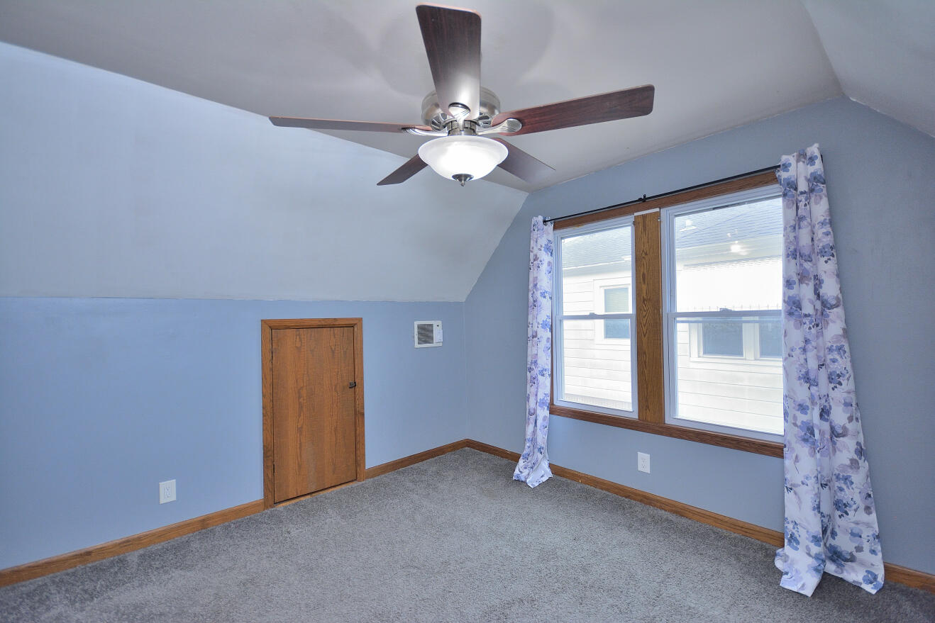 8104 West Center Street Milwaukee, WI 53222 - Photo 15 of 32 Bedroom 2