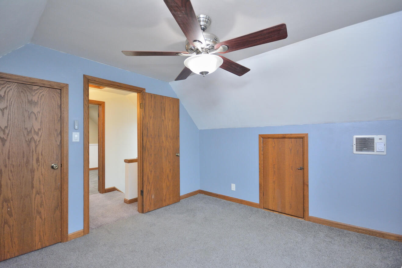 8104 West Center Street Milwaukee, WI 53222 - Photo 16 of 32 Bedroom 2