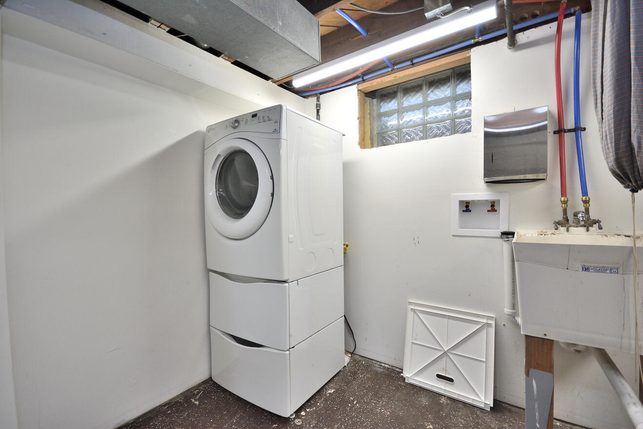 8104 West Center Street Milwaukee, WI 53222 - Photo 18 of 32 Wash Area
