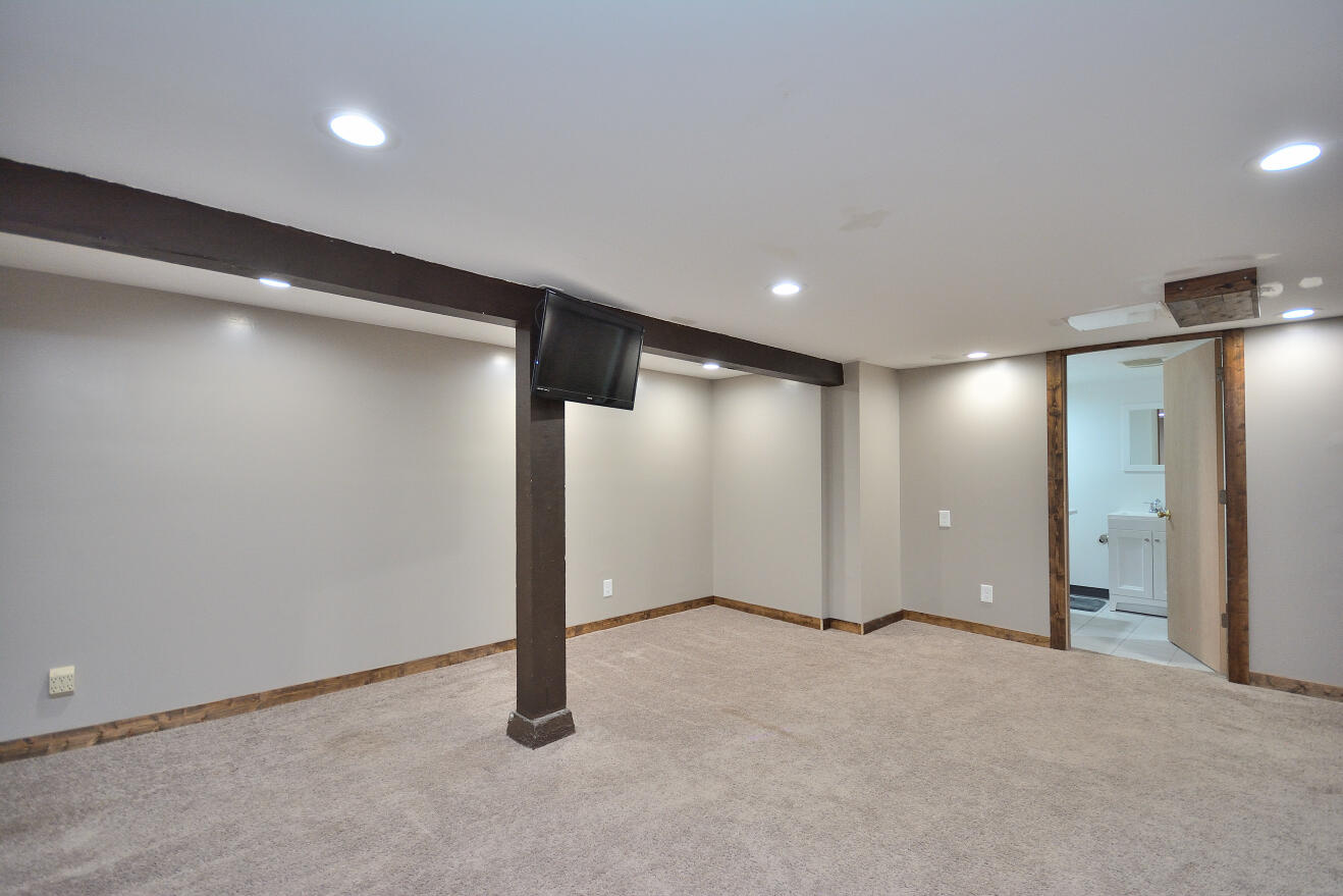 8104 West Center Street Milwaukee, WI 53222 - Photo 23 of 32 Recreation Room