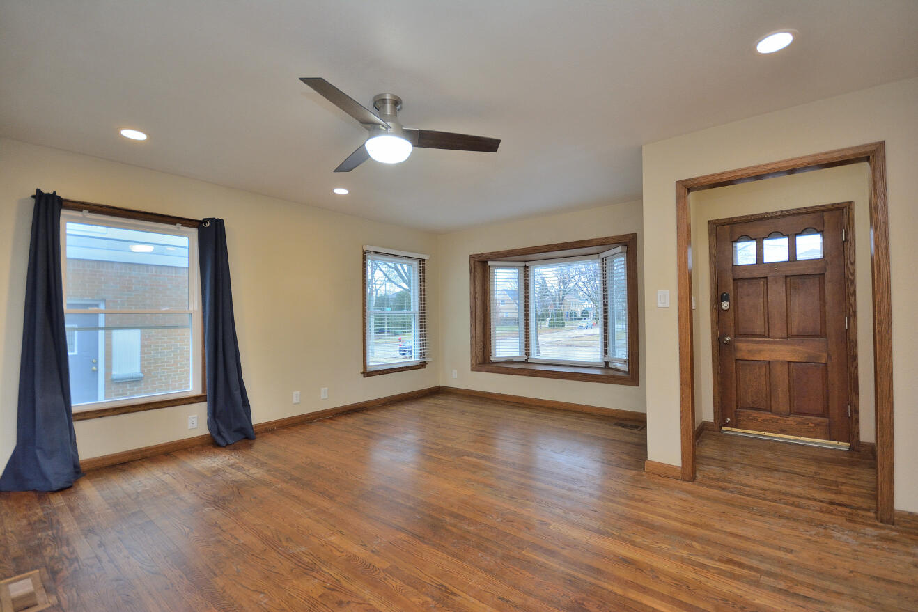 8104 West Center Street Milwaukee, WI 53222 - Photo 4 of 32 Living Room with hardwood floors