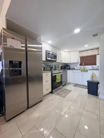 $2,350 | 9375 Fontainebleau Boulevard, Unit L403, Miami, FL 33172