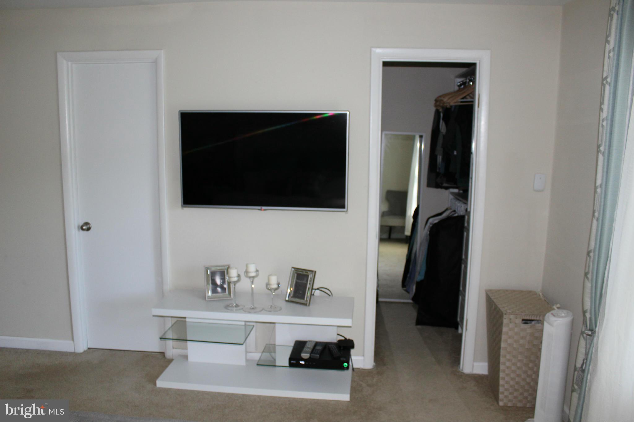 Bedroom (Master)