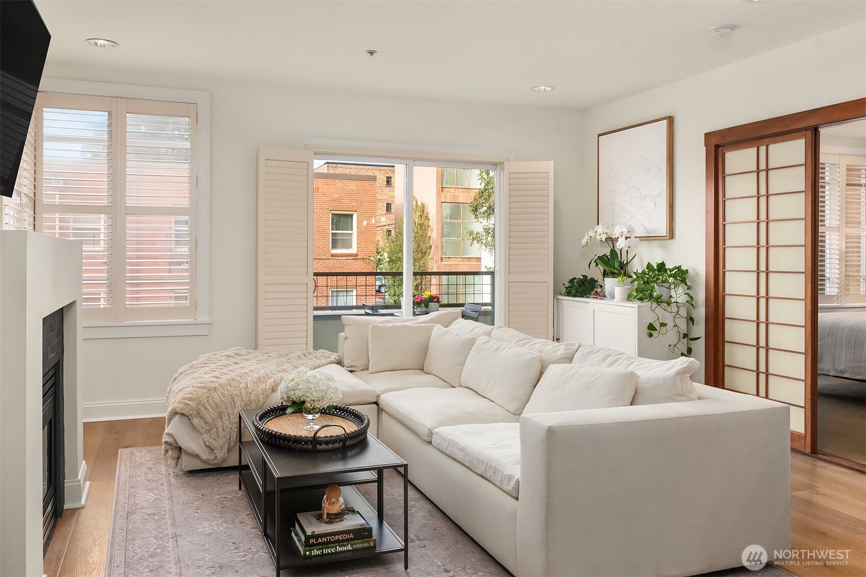 719 2nd Avenue West, Unit 202 Seattle, WA 98119 - Photo 16 of 37