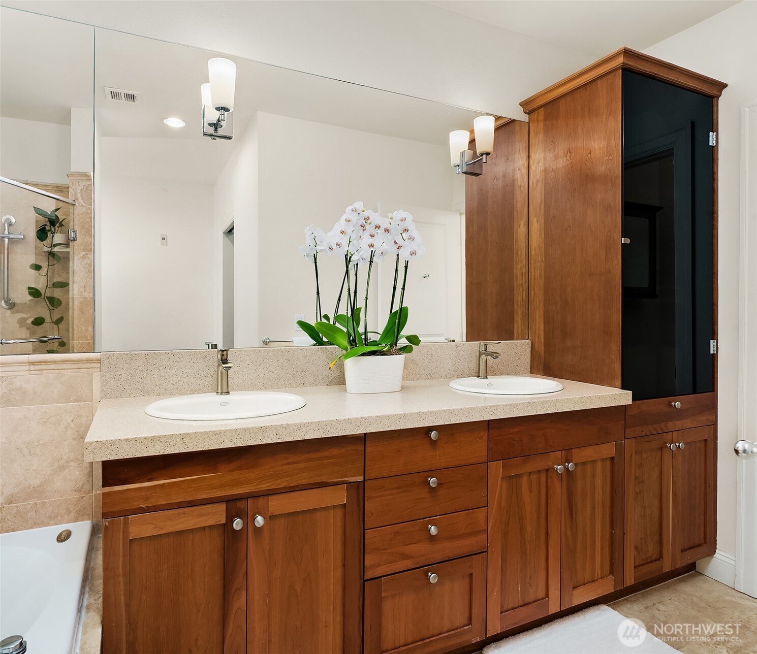 719 2nd Avenue West, Unit 202 Seattle, WA 98119 - Photo 23 of 37