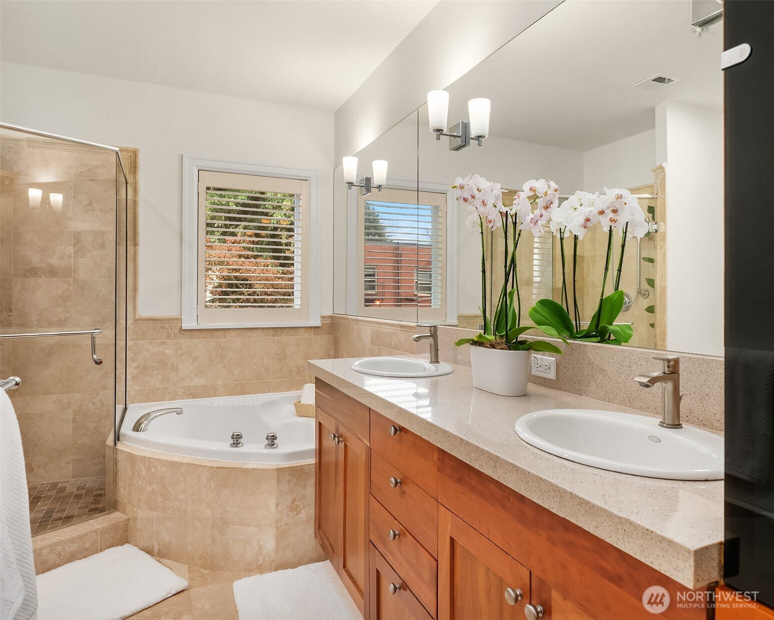 719 2nd Avenue West, Unit 202 Seattle, WA 98119 - Photo 24 of 37