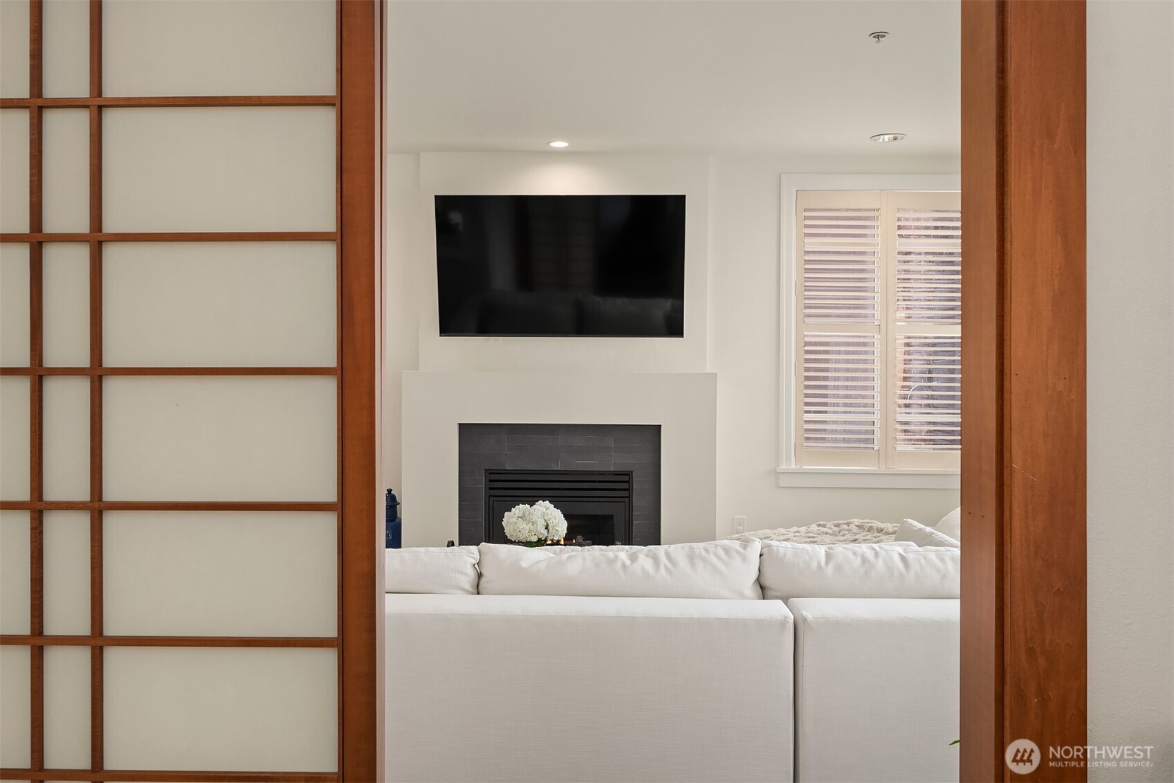 719 2nd Avenue West, Unit 202 Seattle, WA 98119 - Photo 27 of 37