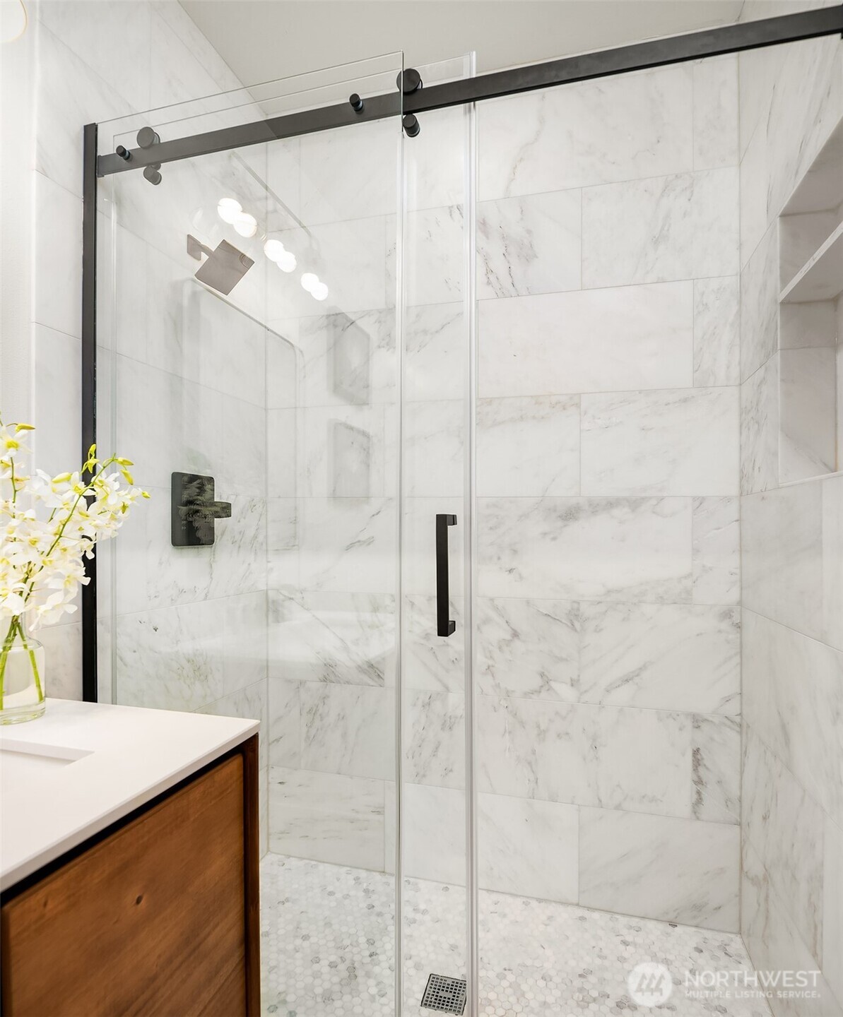 719 2nd Avenue West, Unit 202 Seattle, WA 98119 - Photo 29 of 37