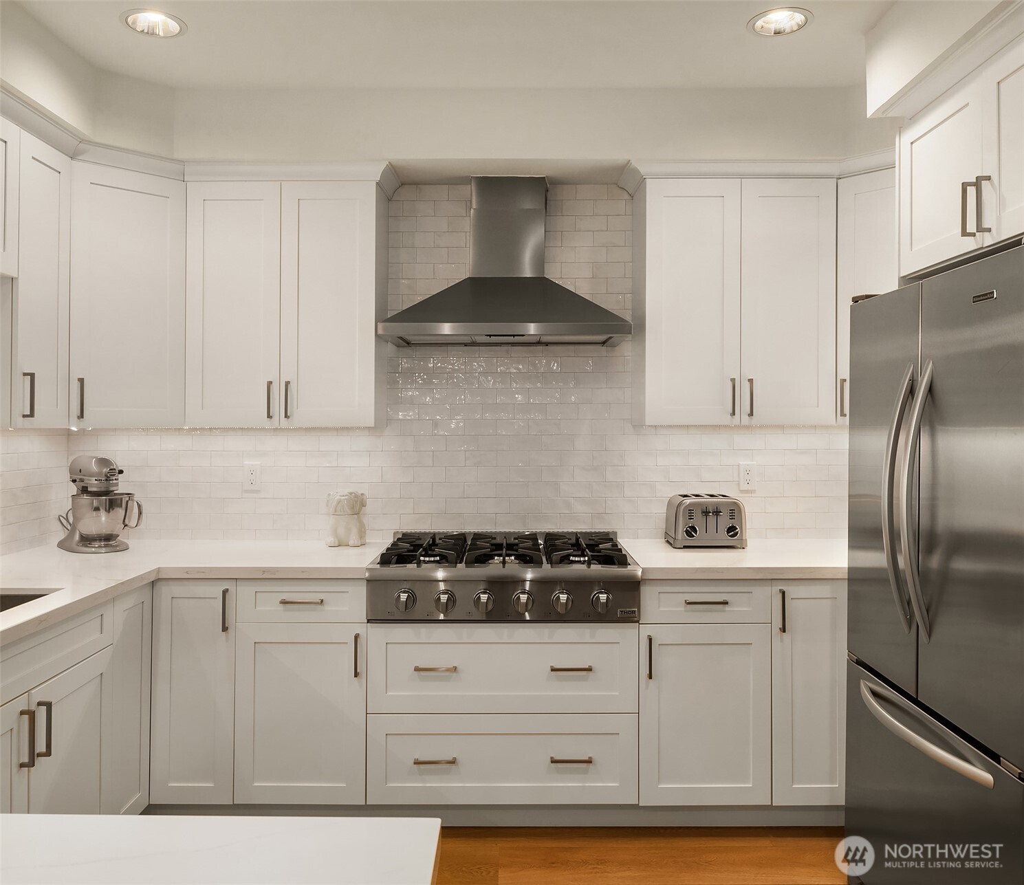 719 2nd Avenue West, Unit 202 Seattle, WA 98119 - Photo 4 of 37