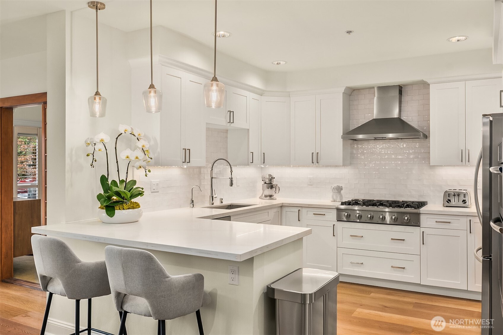719 2nd Avenue West, Unit 202 Seattle, WA 98119 - Photo 6 of 37