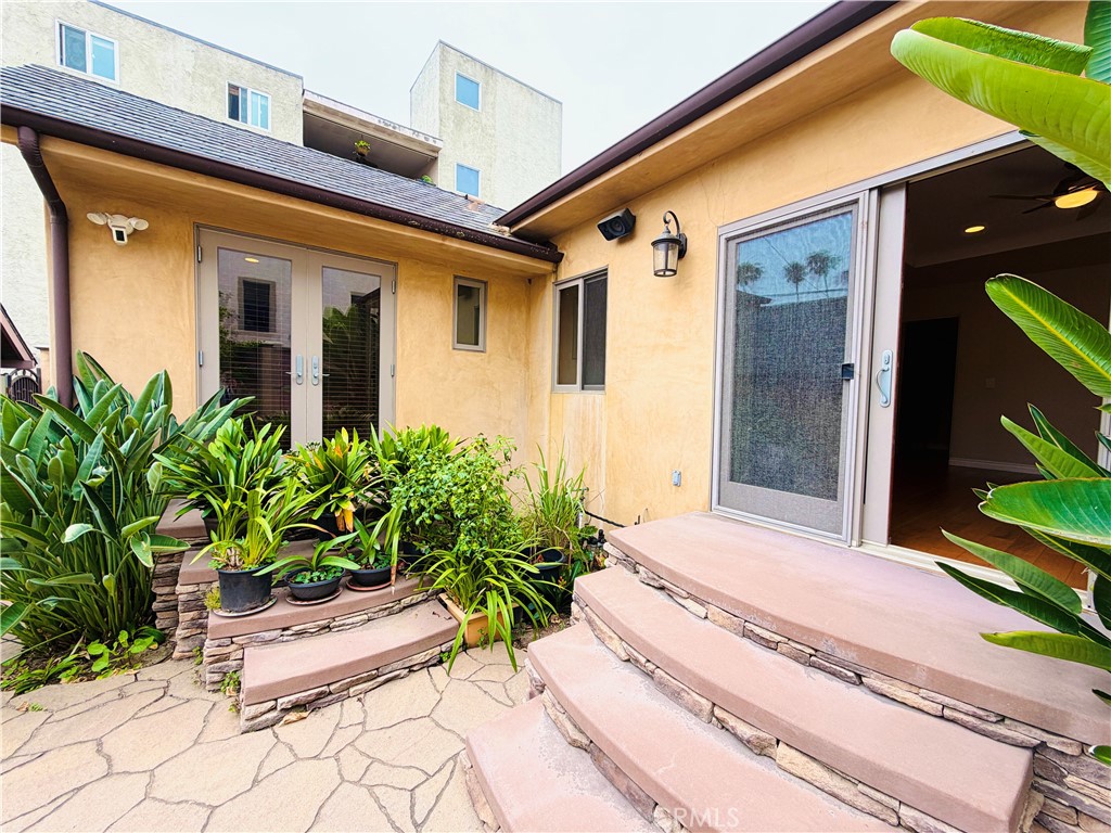 116 Termino Avenue Long Beach, CA 90803 - Photo 35 of 67 Back yard
