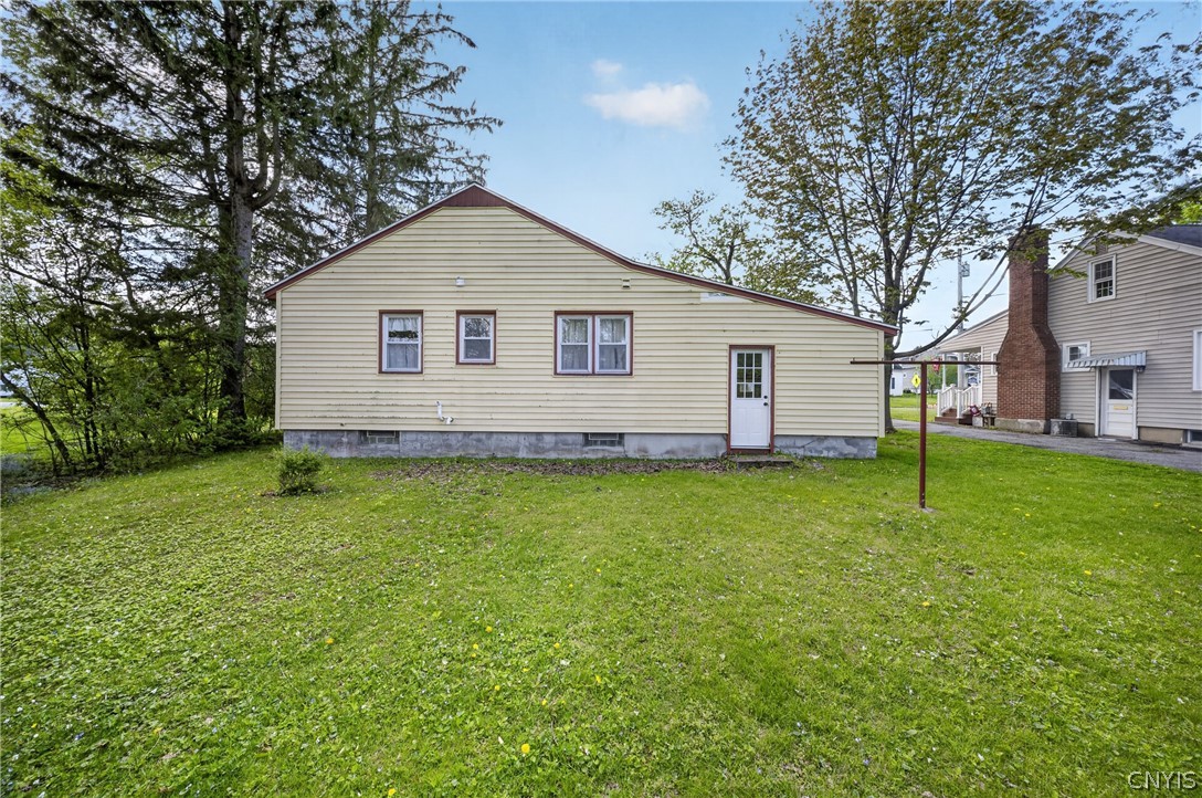 313 South Terry Road Syracuse, NY 13219 - Photo 4 of 30