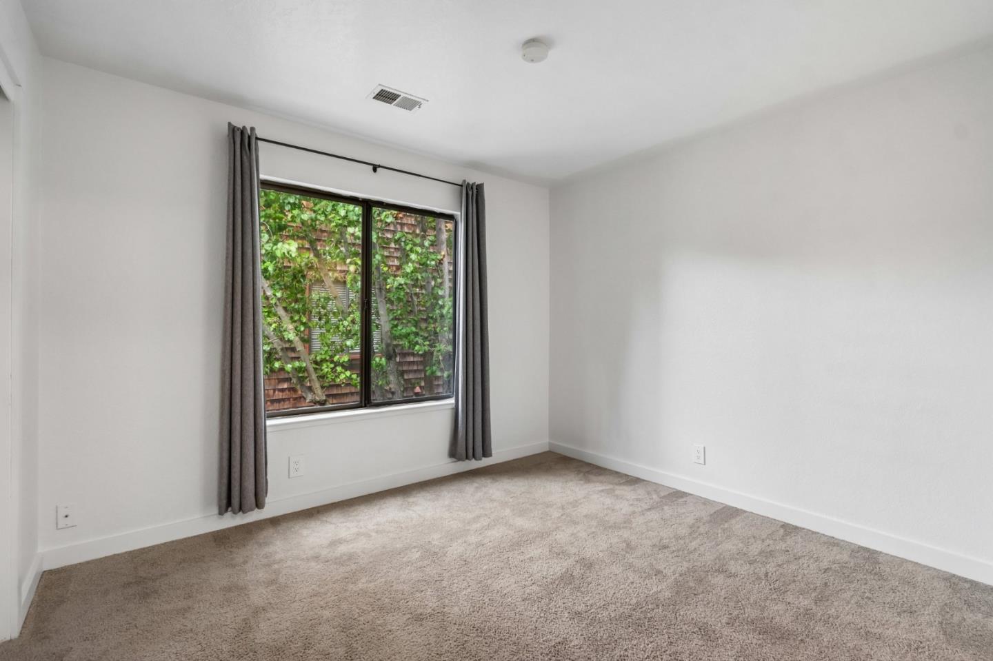 1555 Hecker Pass Road, Unit E201 Gilroy, CA 95020 - Photo 14 of 28