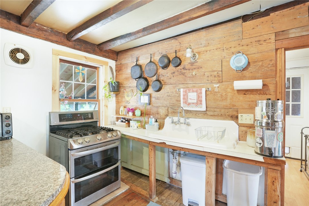 346 Spring Street Hopkinton, RI 02873 - Photo 5 of 17