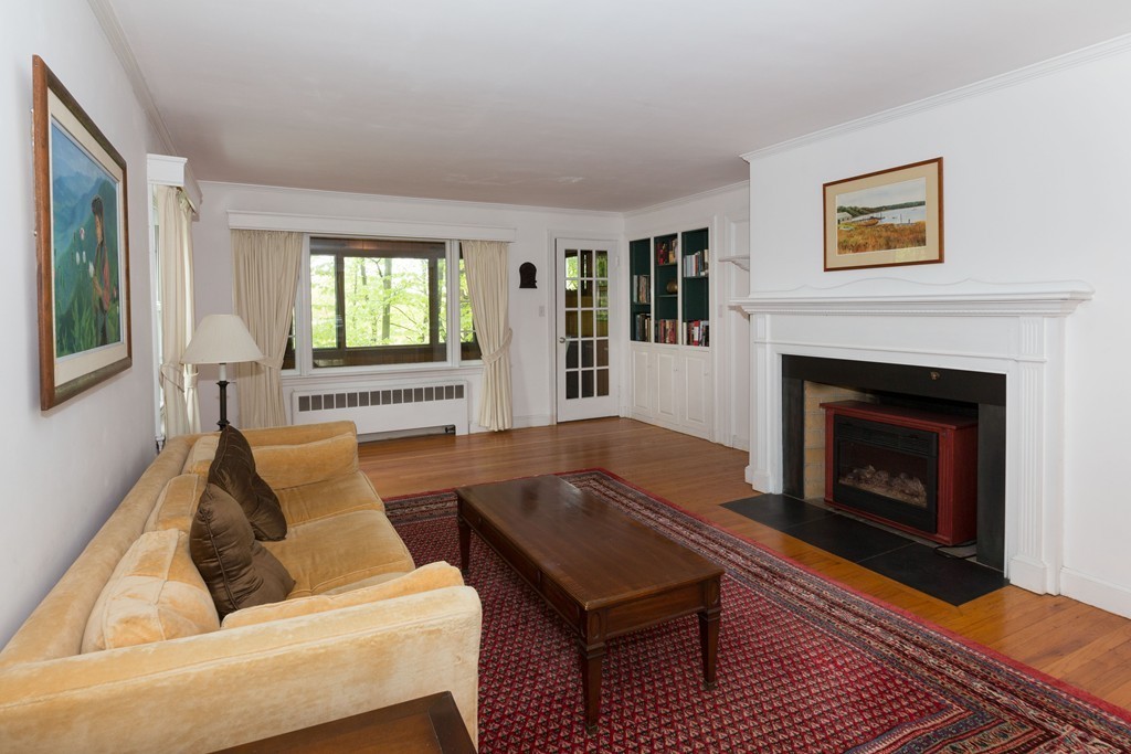27 Palmer Road Newton, MA 02468 - Photo 4 of 12