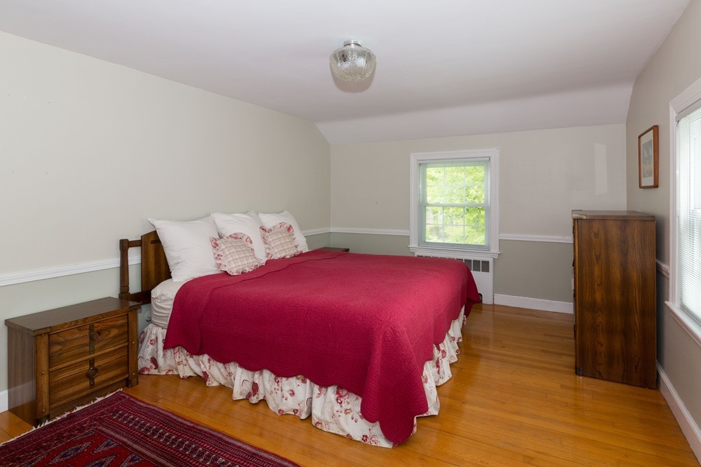 27 Palmer Road Newton, MA 02468 - Photo 6 of 12