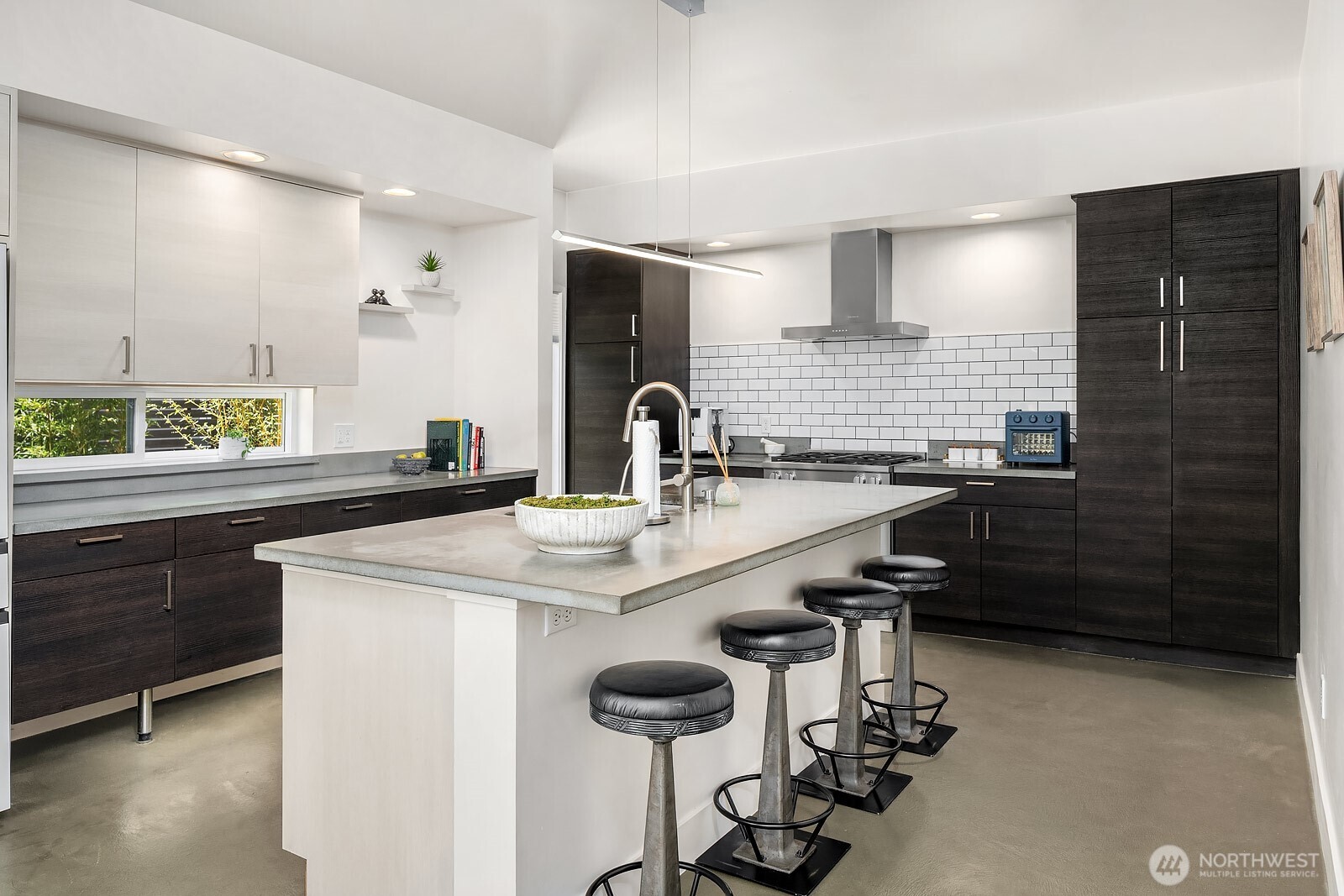 8622 Northeast 177th Place Bothell, WA 98011 - Photo 12 of 40