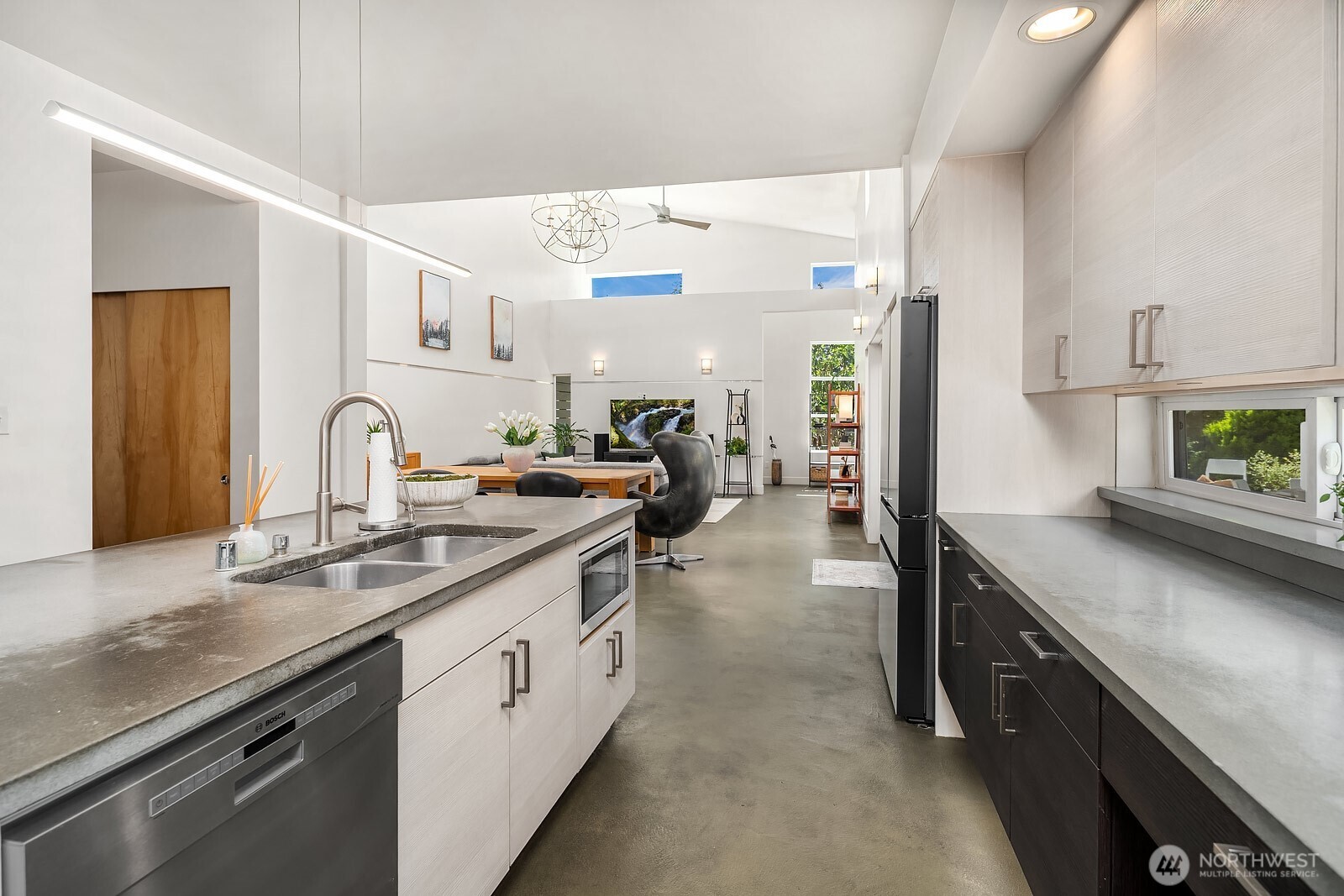8622 Northeast 177th Place Bothell, WA 98011 - Photo 15 of 40