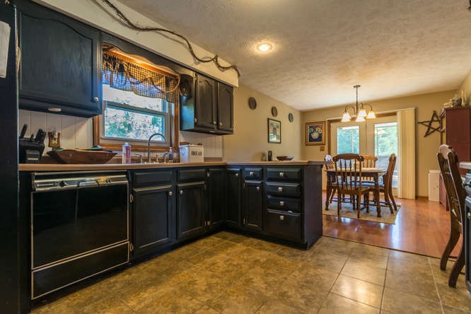 7860 West Elwren Road Bloomington, IN 47403 - Photo 11 of 31 Gallery Image 11