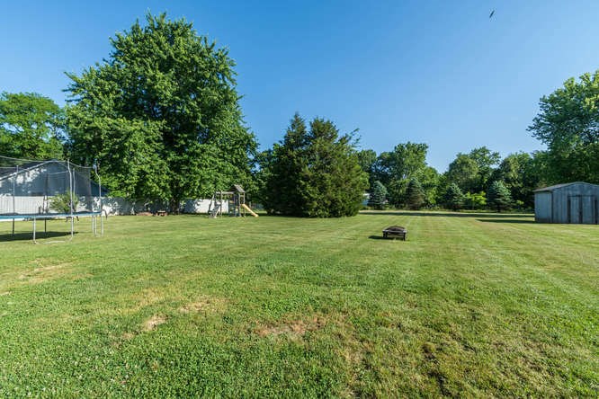 7860 West Elwren Road Bloomington, IN 47403 - Photo 26 of 31 Gallery Image 26
