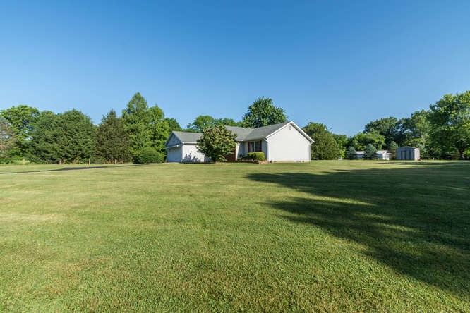 7860 West Elwren Road Bloomington, IN 47403 - Photo 28 of 31 Gallery Image 28