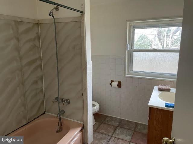 1312 Woodbridge Road Baltimore, MD 21228 - Photo 9 of 17 Gallery Image 9