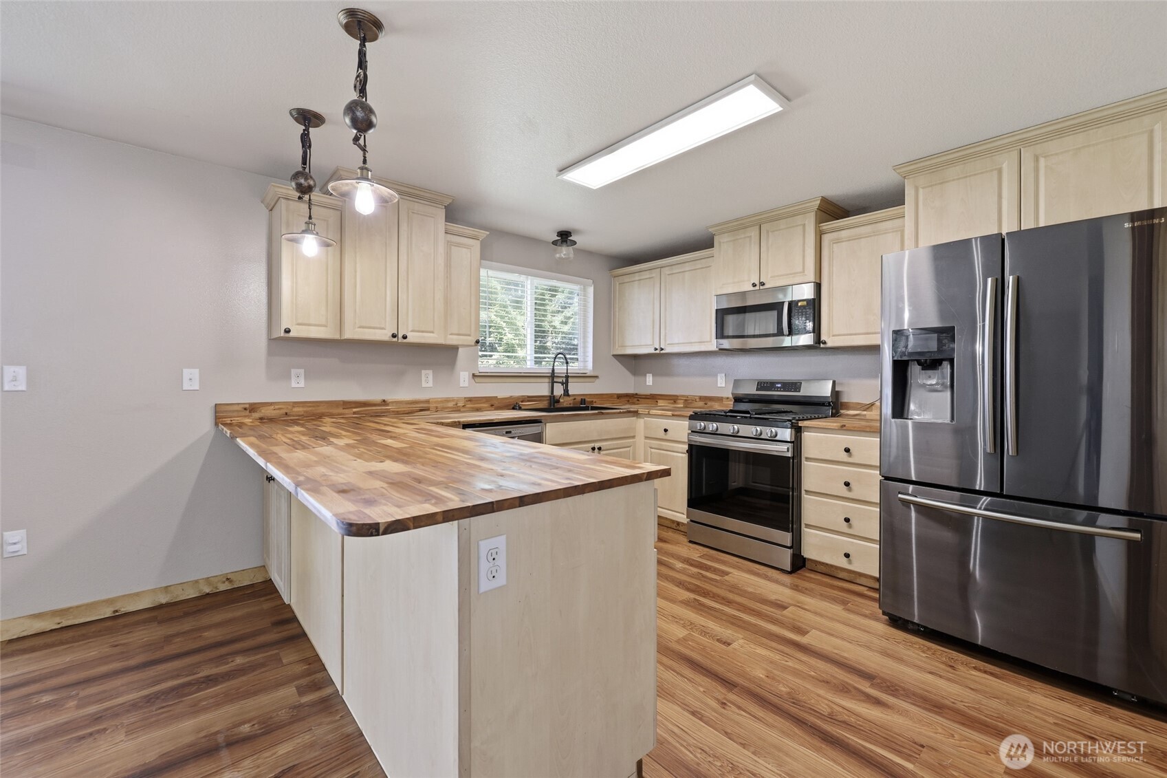 11425 Patsy Drive Southeast Olympia, WA 98501 - Photo 6 of 37