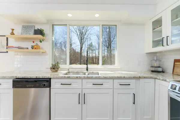 $329,900 | 8043 West Dodge Road, Montrose, MI 48457