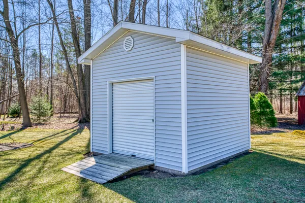 $329,900 | 8043 West Dodge Road, Montrose, MI 48457