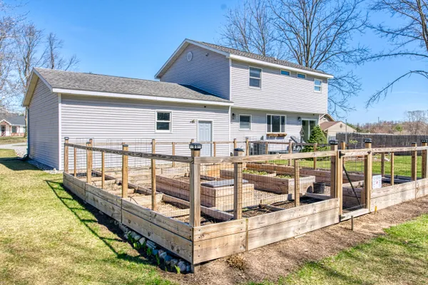 $329,900 | 8043 West Dodge Road, Montrose, MI 48457