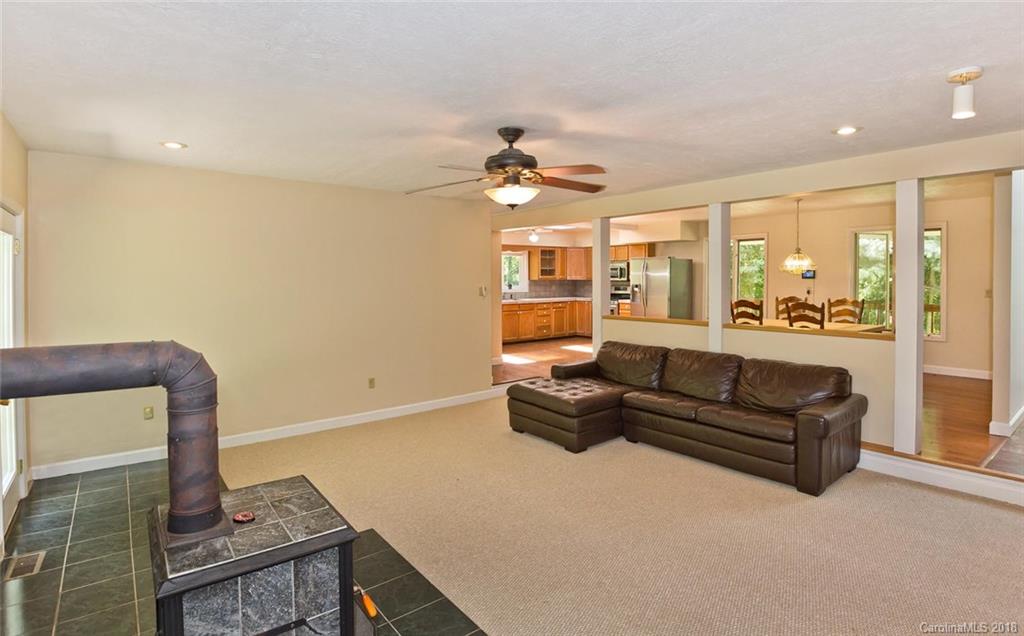 282 Fox Creek Road Mars Hill, NC 28754 - Photo 7 of 36 a living room with furniture