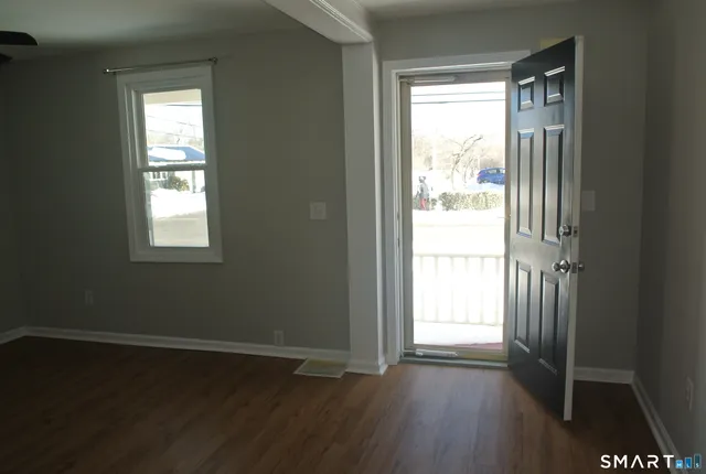 $2,600 | 492 West River Street, Milford, CT 06461