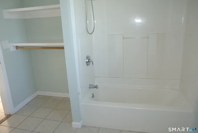 $2,600 | 492 West River Street, Milford, CT 06461