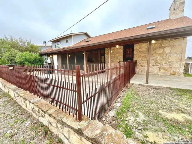 $150,000 | 299 Fort Clark Road, Brackettville, TX 78832