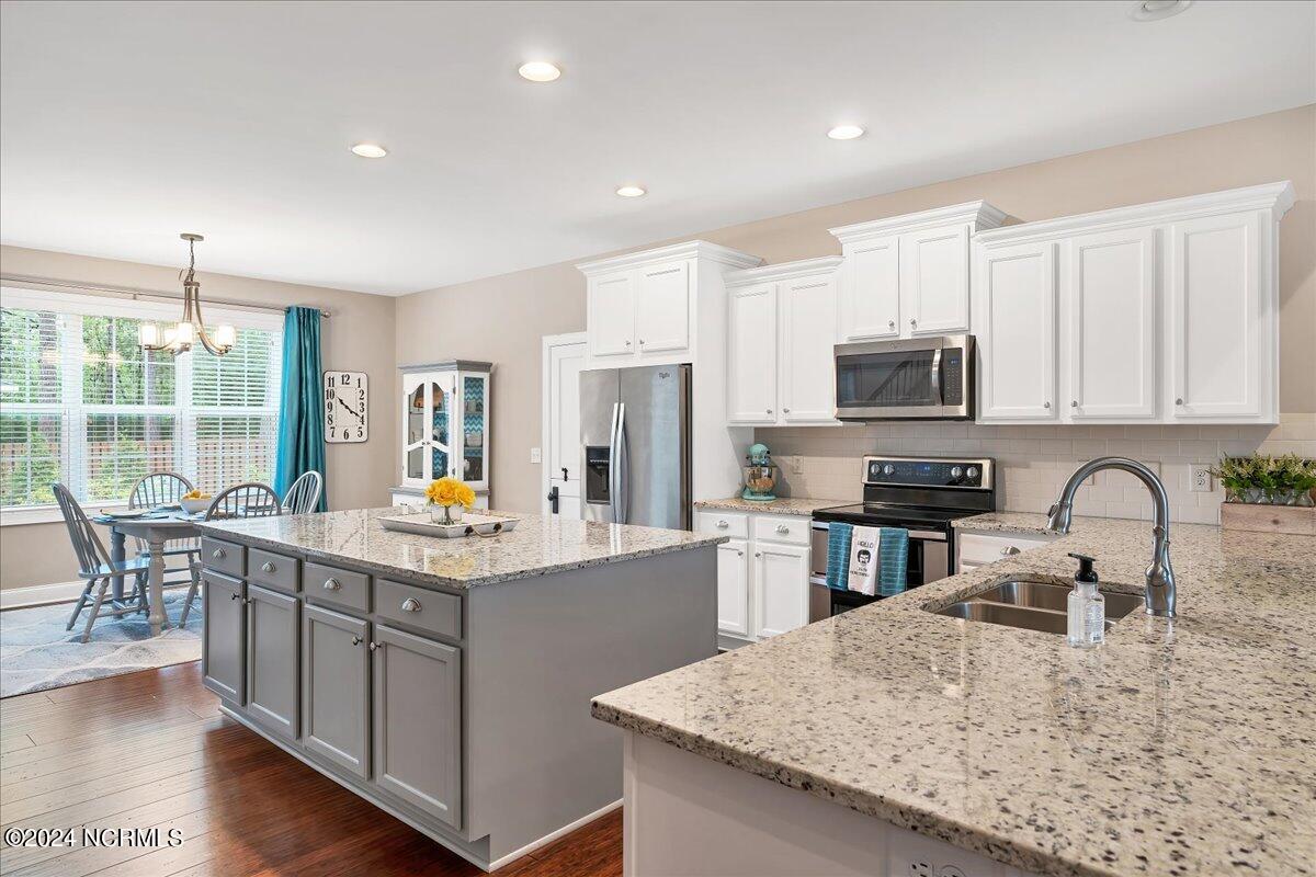 23 Bedford Circle Pinehurst, NC 28374 - Photo 16 of 58 Kitchen