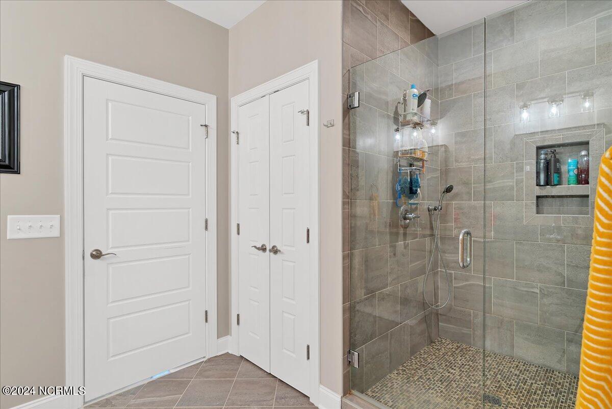 23 Bedford Circle Pinehurst, NC 28374 - Photo 34 of 58 Master Walk-in Shower