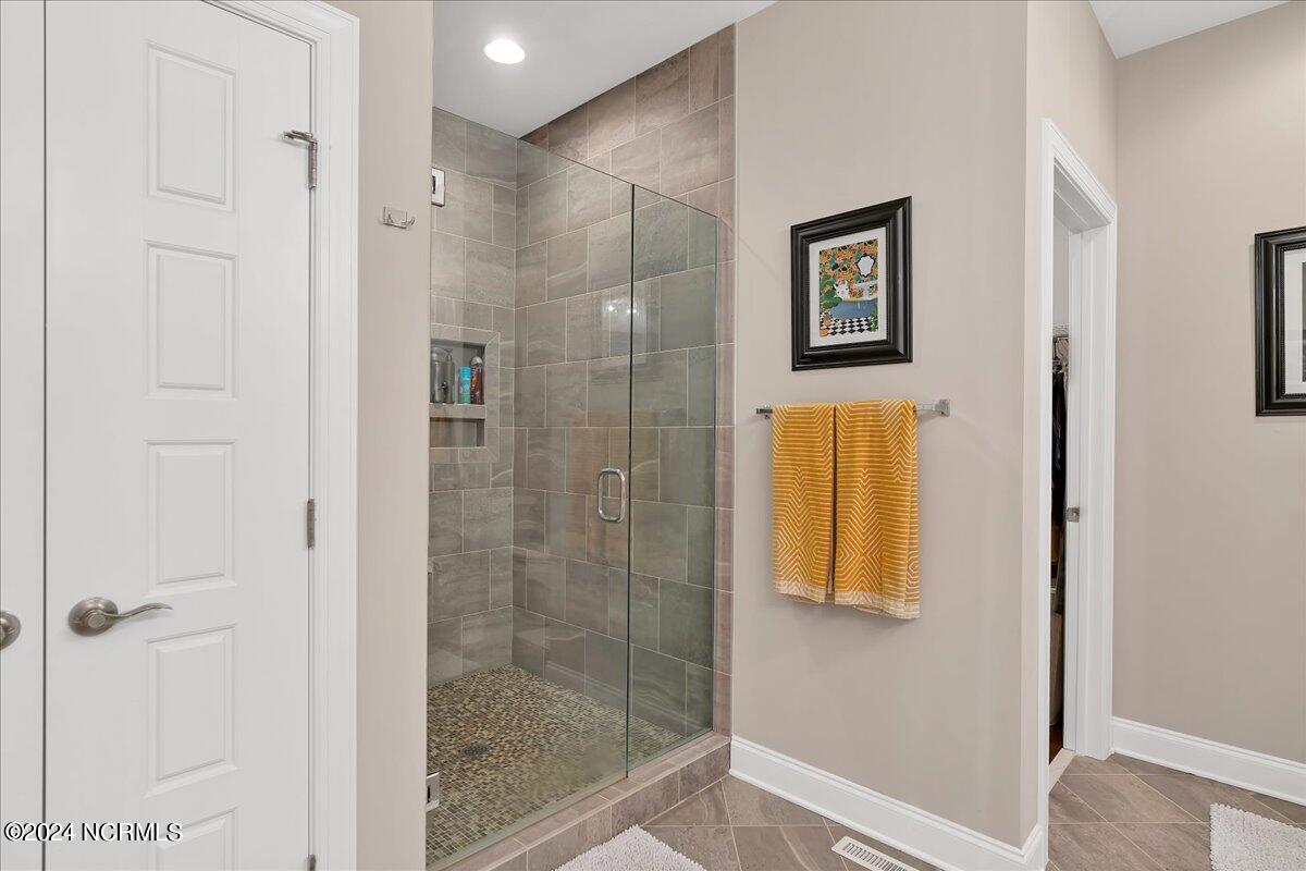 23 Bedford Circle Pinehurst, NC 28374 - Photo 37 of 58 Master Bathroom