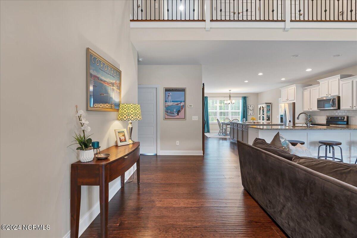 23 Bedford Circle Pinehurst, NC 28374 - Photo 5 of 58 Entry from front door