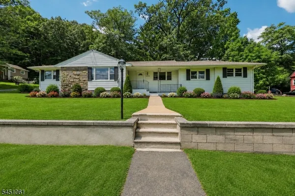 $699,900 | 33 Lotz Street, North Haledon, NJ 07508