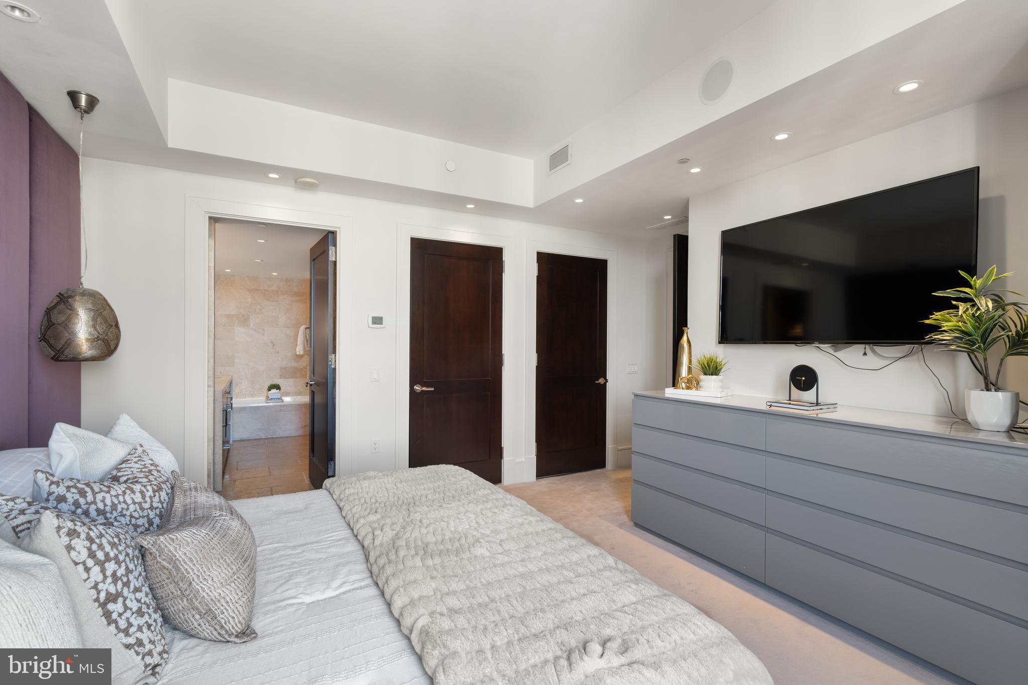 11990 Market Street, Unit 2101 Reston, VA 20190 - Photo 37 of 103 Owner's suite