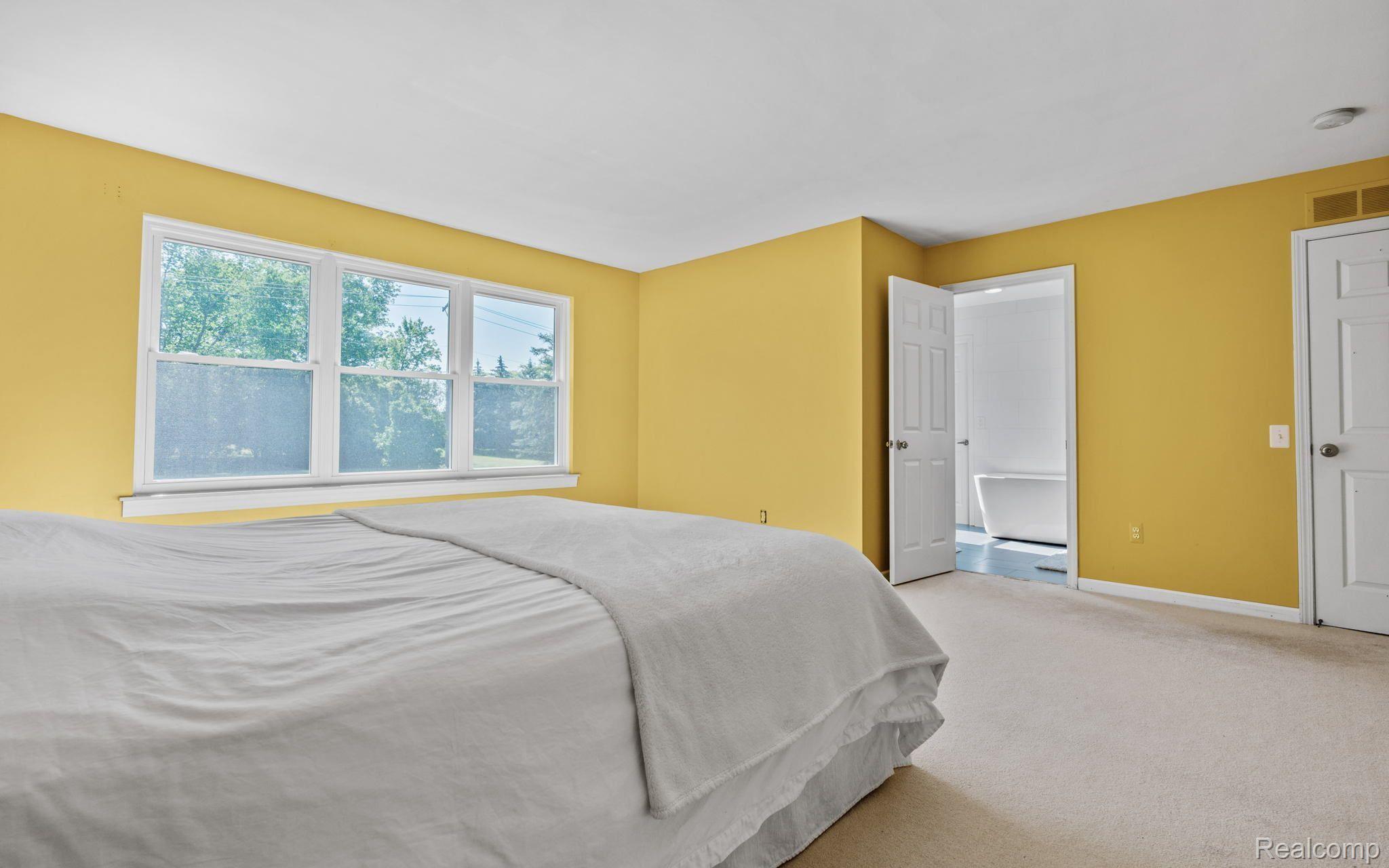 1652 Ridgecrest Rochester, MI 48306 - Photo 17 of 30 Master Bedroom