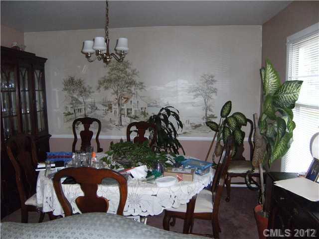 5825 Eastbrook Road Charlotte, NC 28215 - Photo 5 of 8