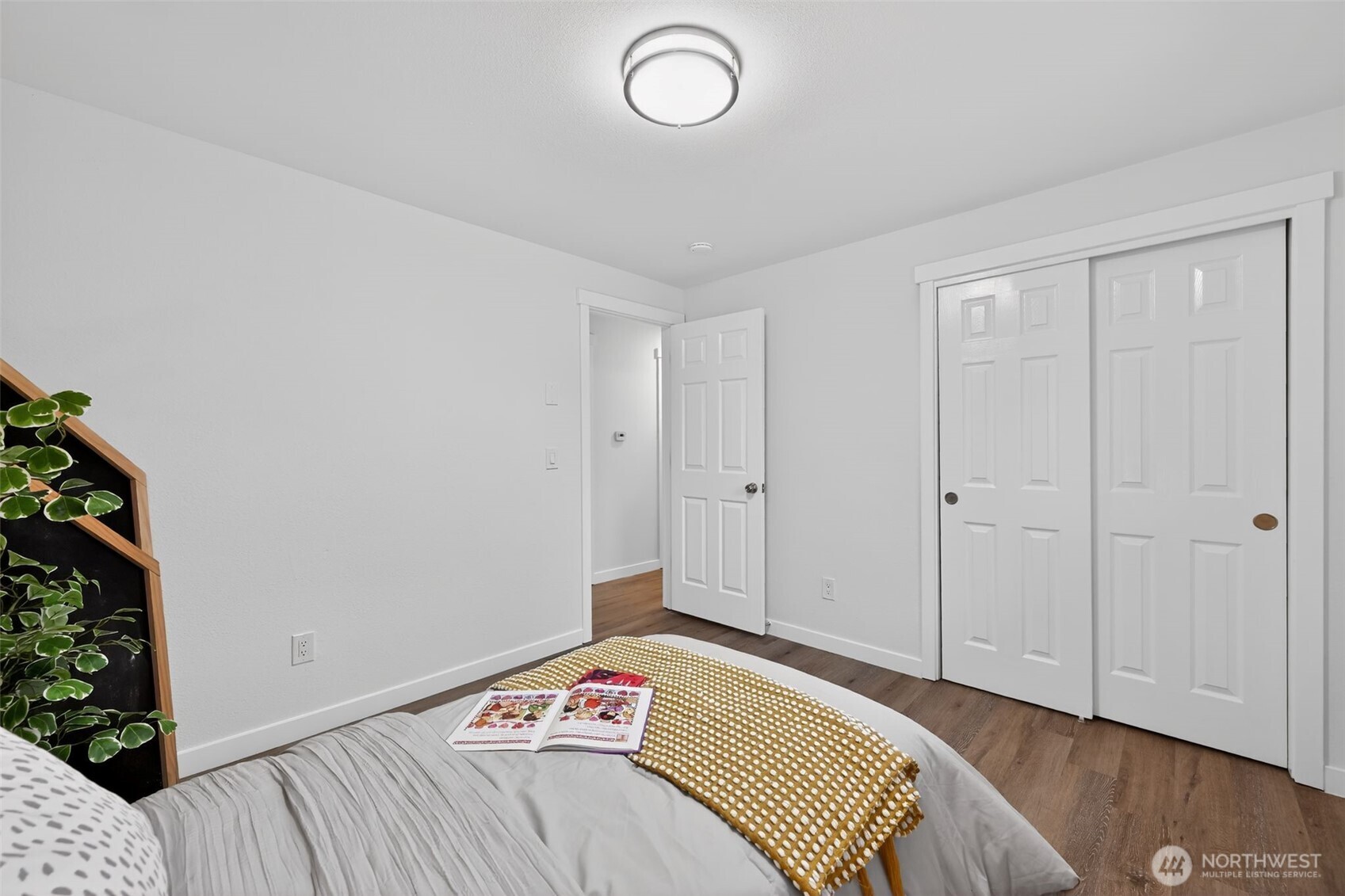 8742 3rd Avenue Northwest Seattle, WA 98117 - Photo 18 of 28
