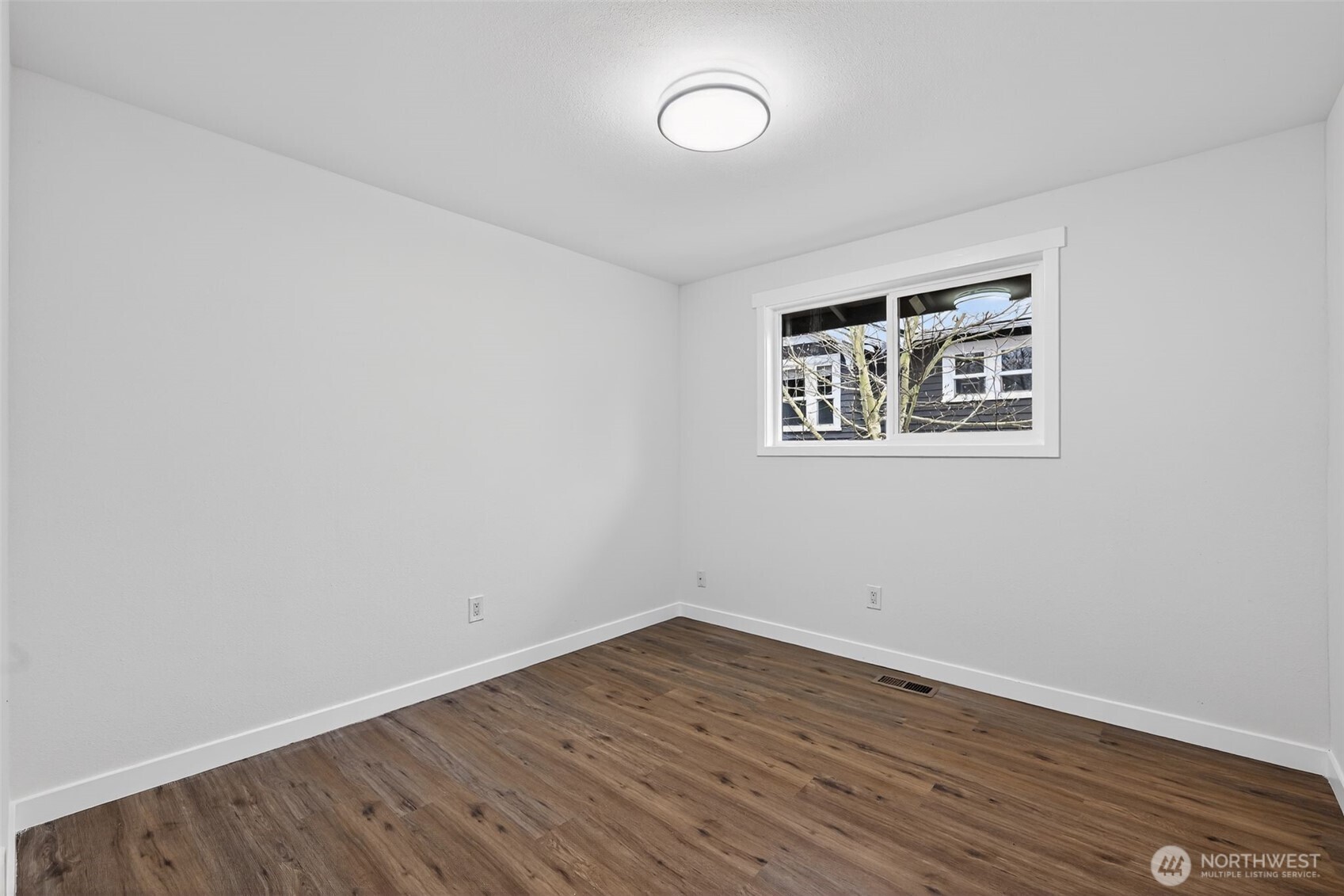 8742 3rd Avenue Northwest Seattle, WA 98117 - Photo 23 of 28
