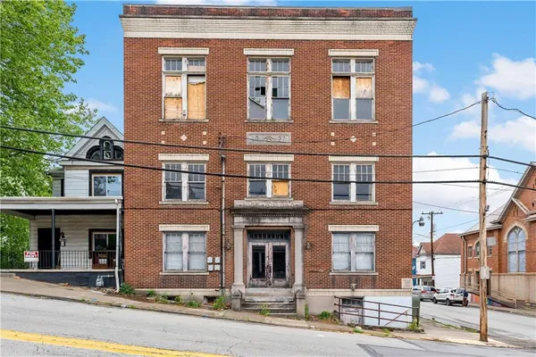 $199,900 | 400 5th Street, Charleroi, PA 15022