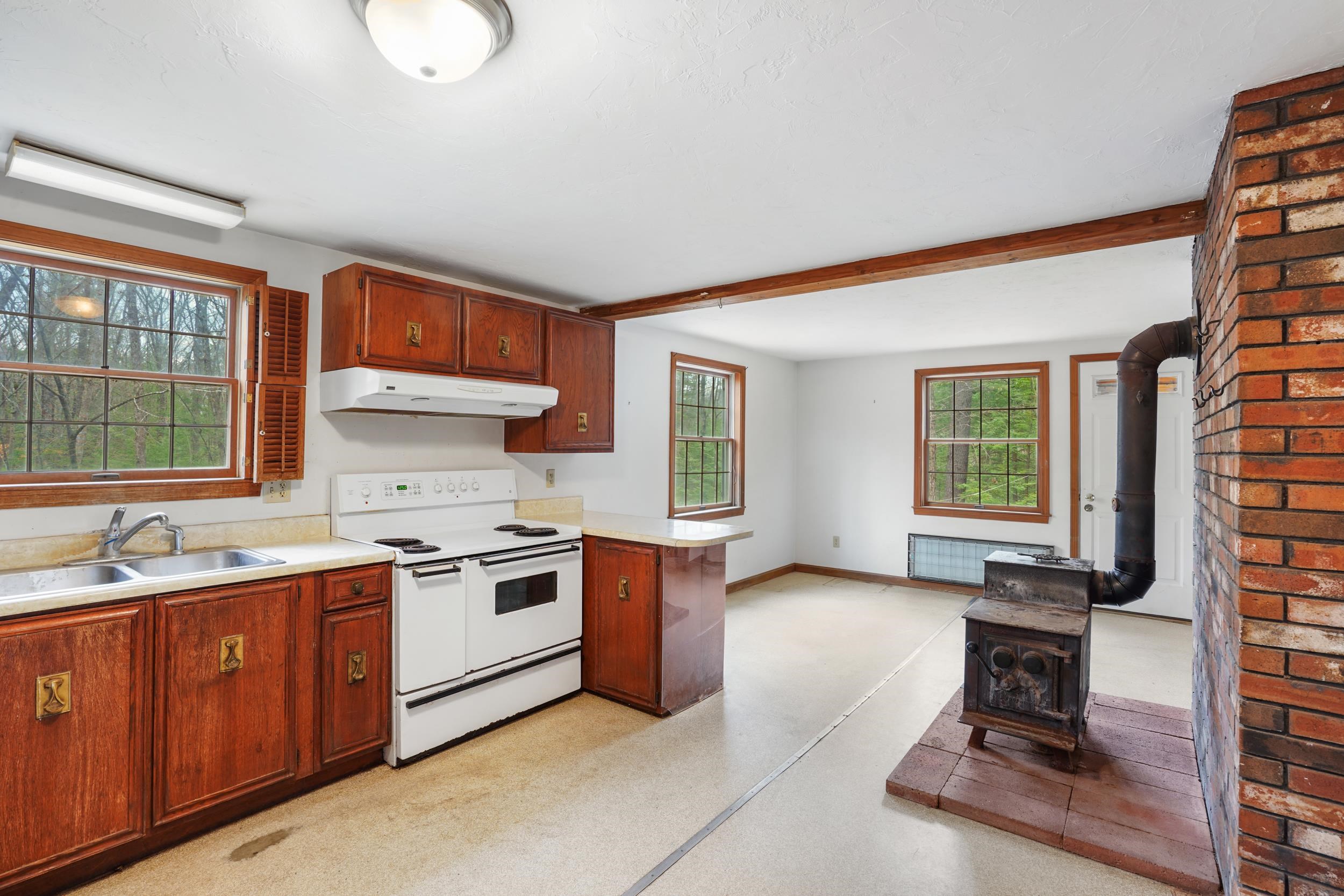 220 Riverdale Road New Boston, NH 03070 - Photo 15 of 35