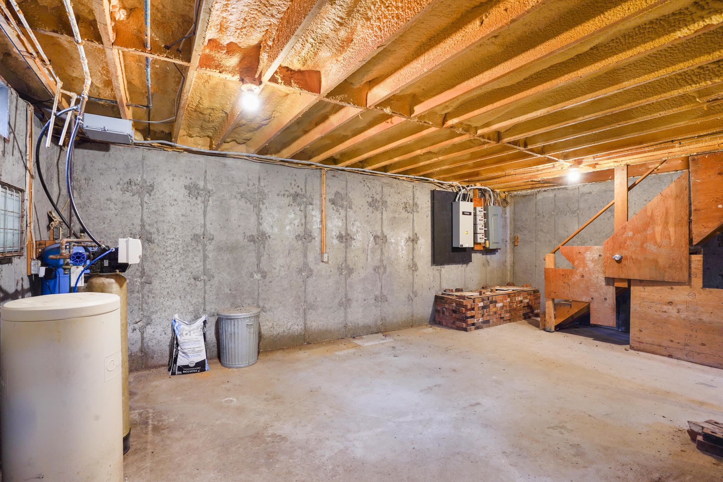 220 Riverdale Road New Boston, NH 03070 - Photo 23 of 35