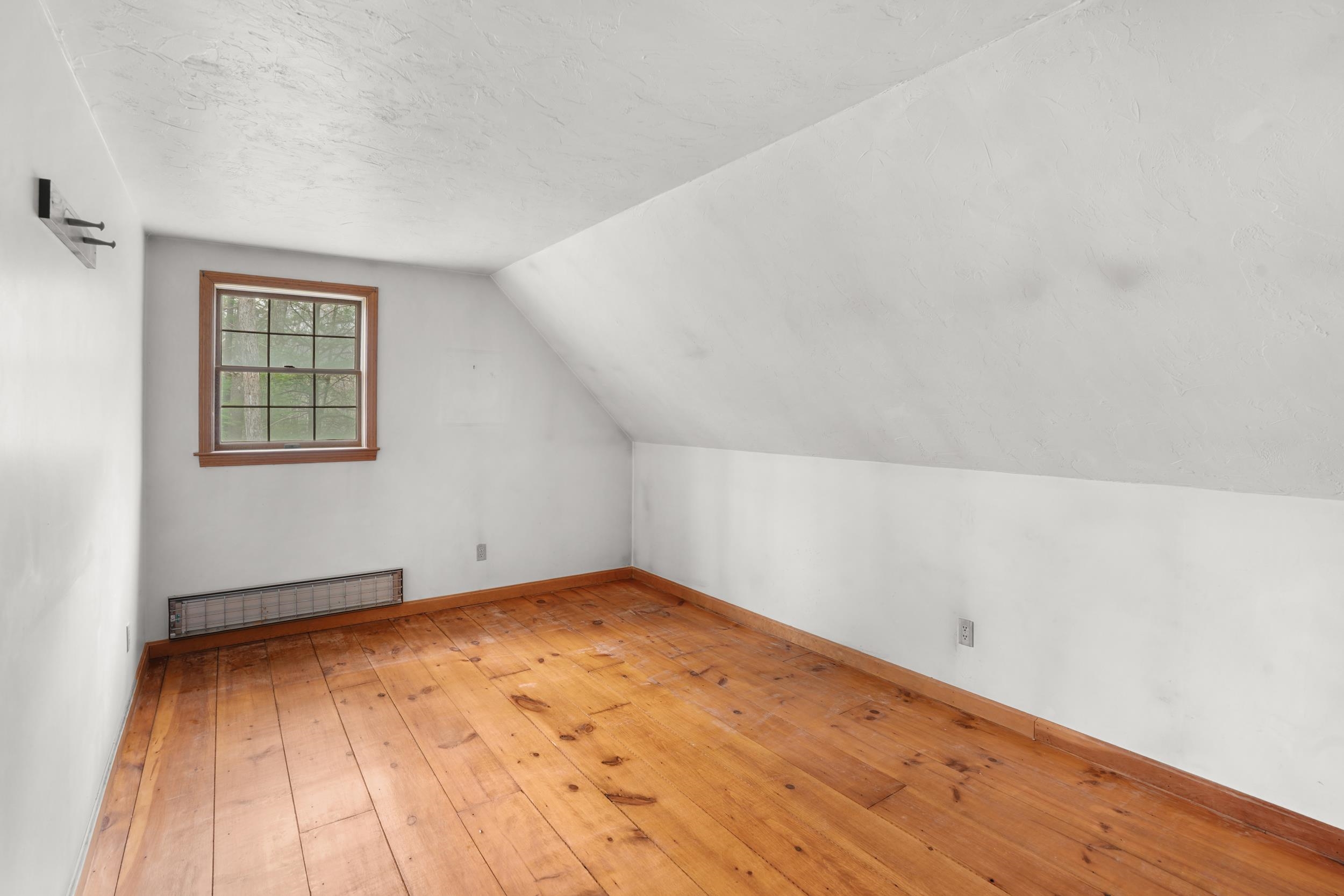 220 Riverdale Road New Boston, NH 03070 - Photo 24 of 35