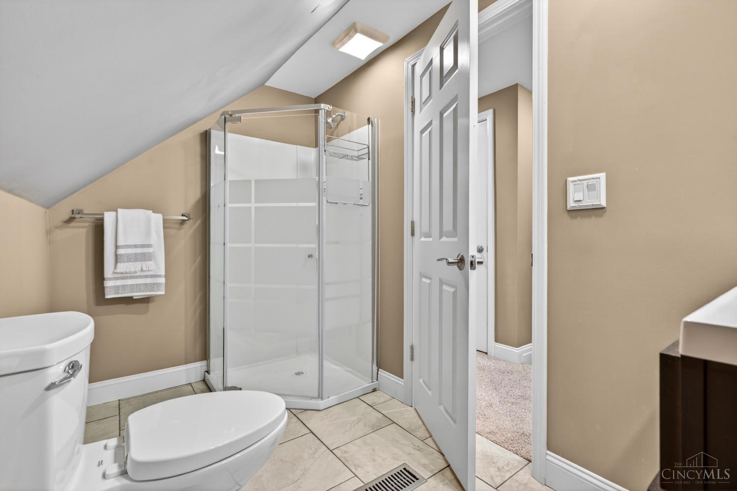 3674 Brotherton Road Cincinnati, OH 45209 - Photo 26 of 45